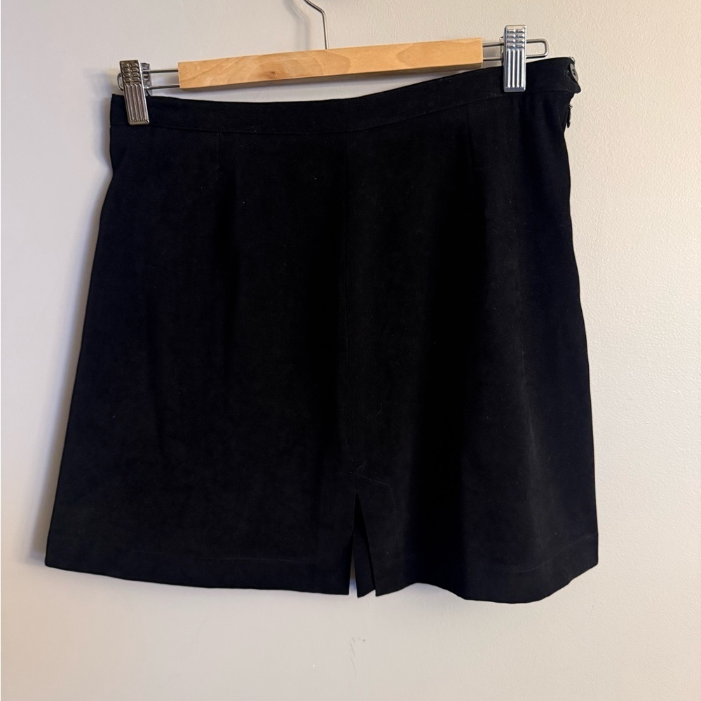 BCBG Max Azria Black Faux Suede Mini Skirt Front Slit Size 10 Made in USA